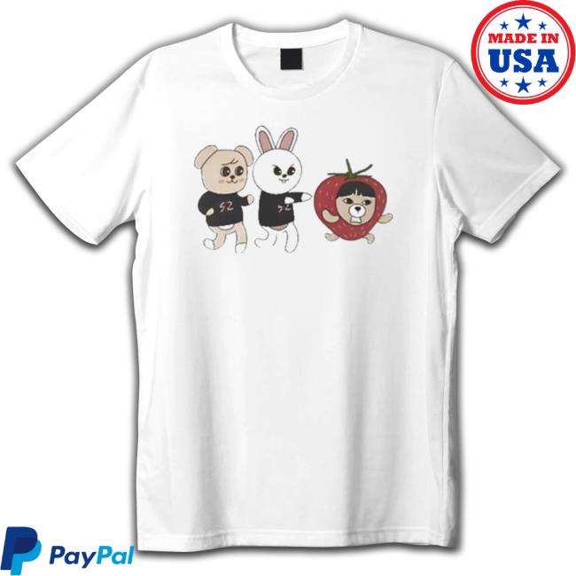 Top Leebit Puppym Skzoo Trying To Eat Strawberry Chuu Sweatshirt Leebit Puppym Skzoo Trying To Eat Strawberry Chuu New Shirt